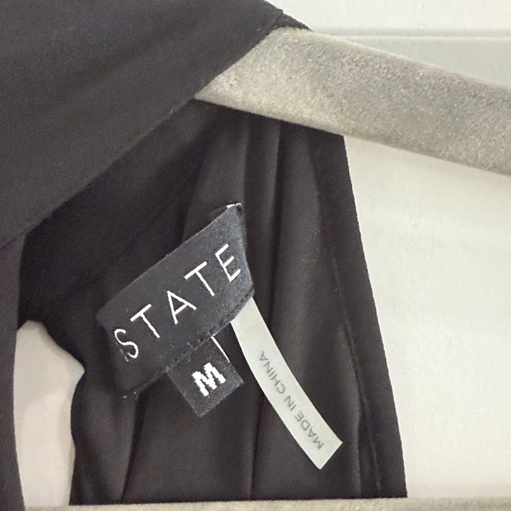 Chic Black Sleeveless Tank Top - Picture 3 of 7